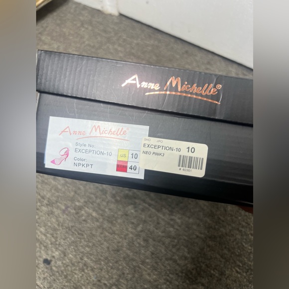 Pink Pointed Toes Heels - Picture 4 of 4